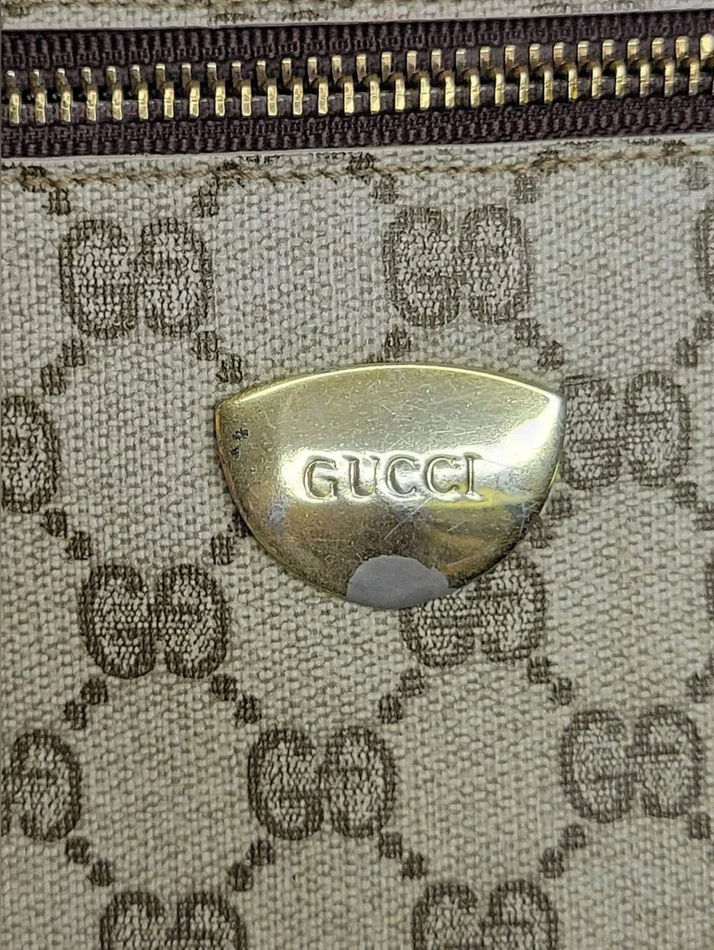 GUARANTEED AUTHENTIC/VINTAGE 1970s GUCCI, CROSSBODY 10" X 7" X 3" - Picture 10 of 13